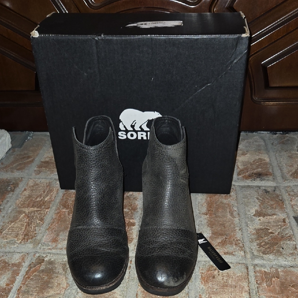 Sorel Women's Textured Black Leather Ankle Booties Size 7.5 Cate Cut Out